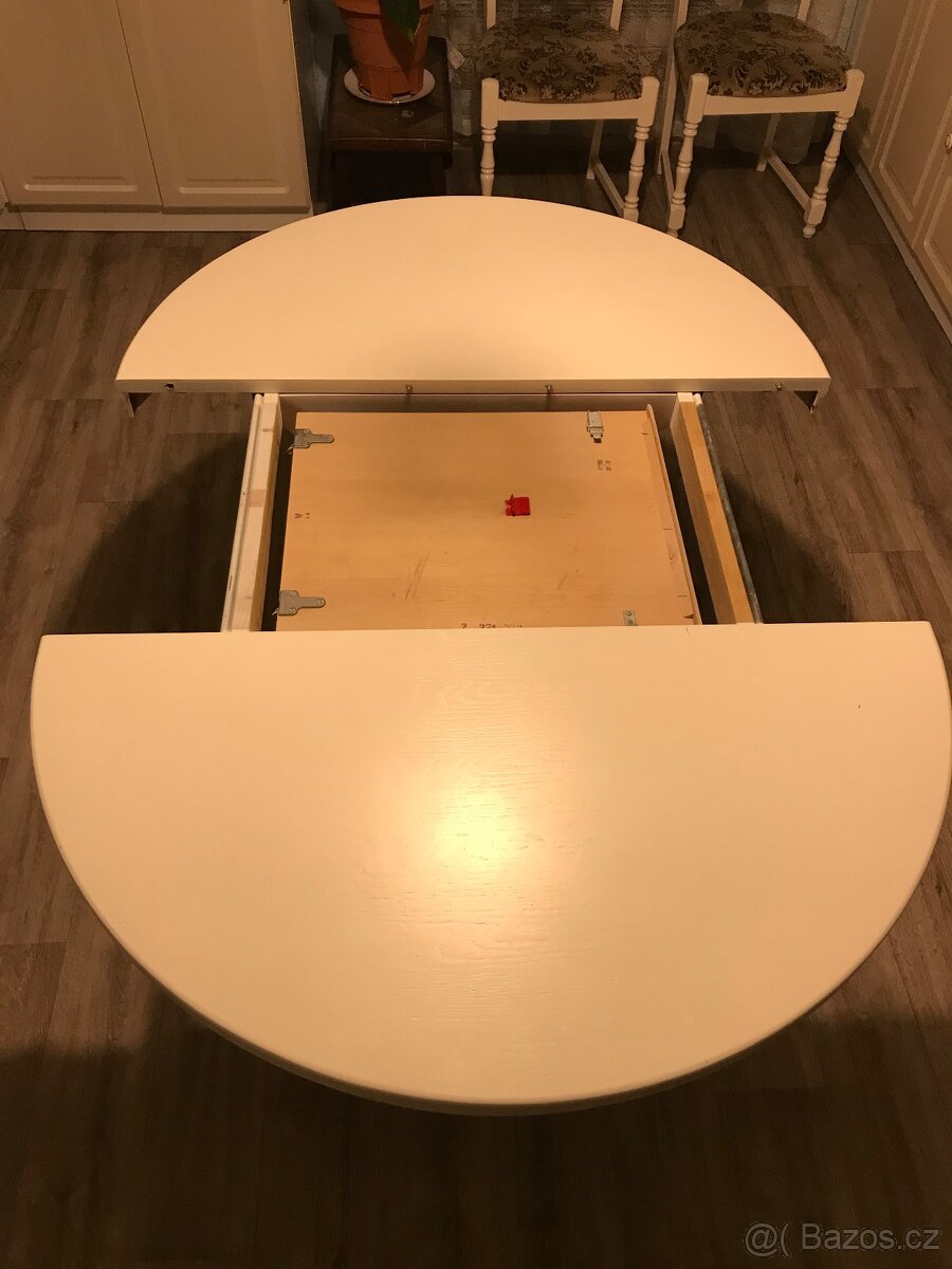 KUCHYŇSKÝ ROZKLÁDACÍ STŮL - 8