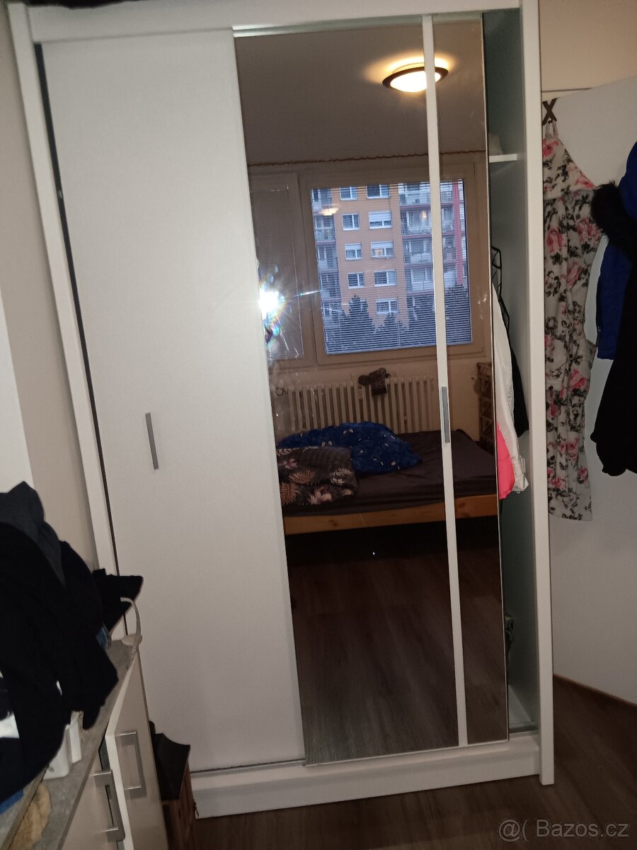Obývací a ložní nábytek - 8