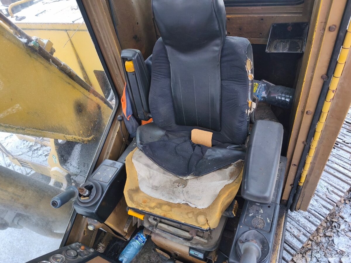 CATERPILLAR 215D LC - 8