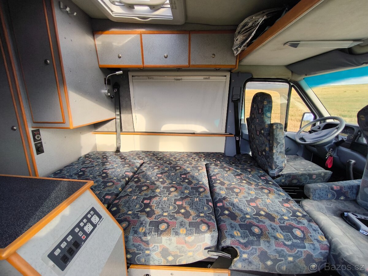 Mercedes-Benz 212D La Strada - 8