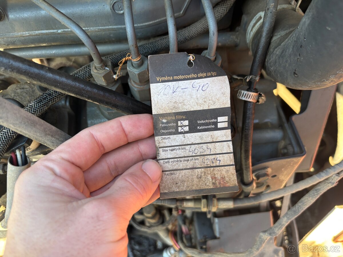 Bobcat S220-smykový nakladač - 8