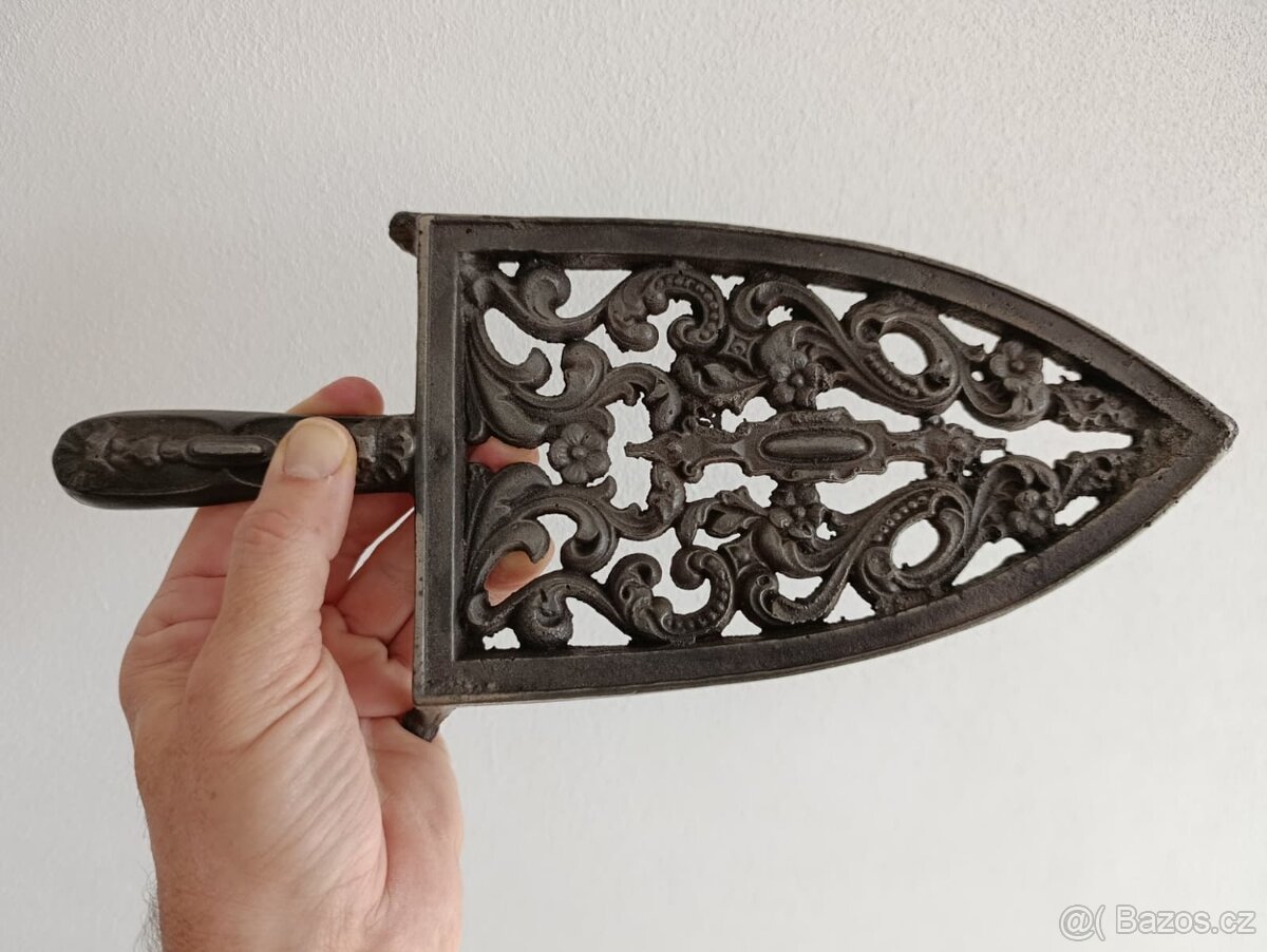 Velmi stará velká podložka pod starou žehličku.. Krásná - 8