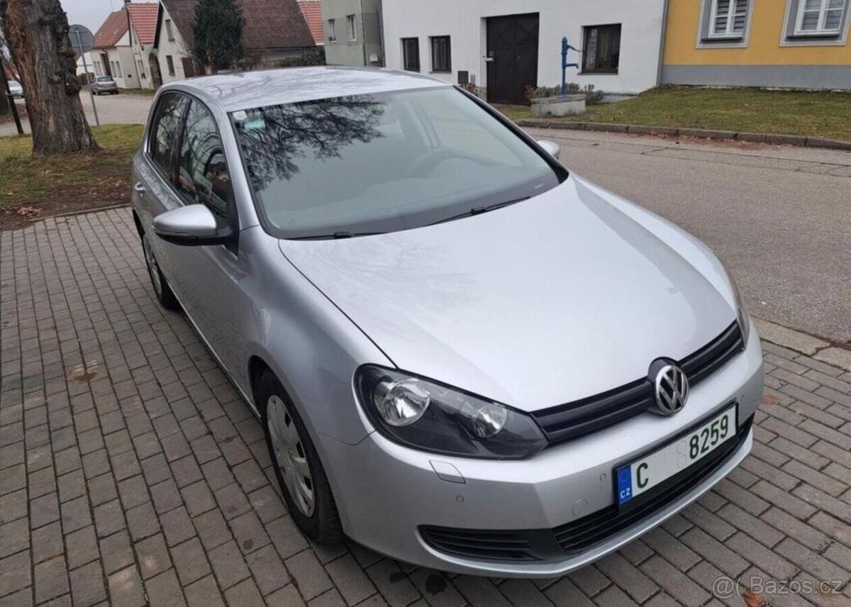Volkswagen Golf 1,6 TDI nafta manuál 66 kw - 8