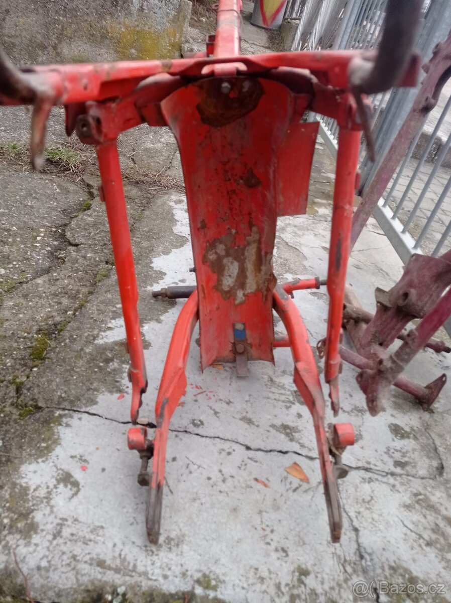 Jawa 250 /559 350 panelka kyvacka rám díly - 8