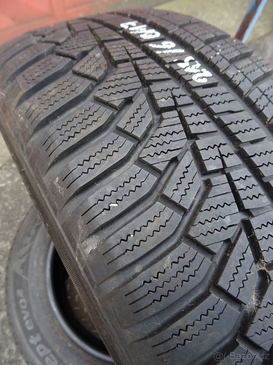 Zimní pneu Hankook a Vredesetein, 215/60/17, 4 ks, 8 mm - 8