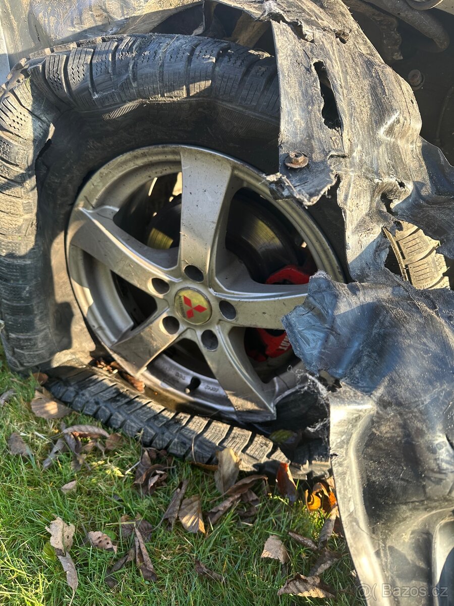 Prodám Mitsubishi Lancer 2011, 1.5i – auto po dopravní - 8