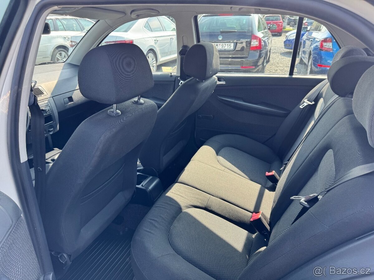 Škoda Fabia I 1.2 12V, 47 kW, nová STK - 8