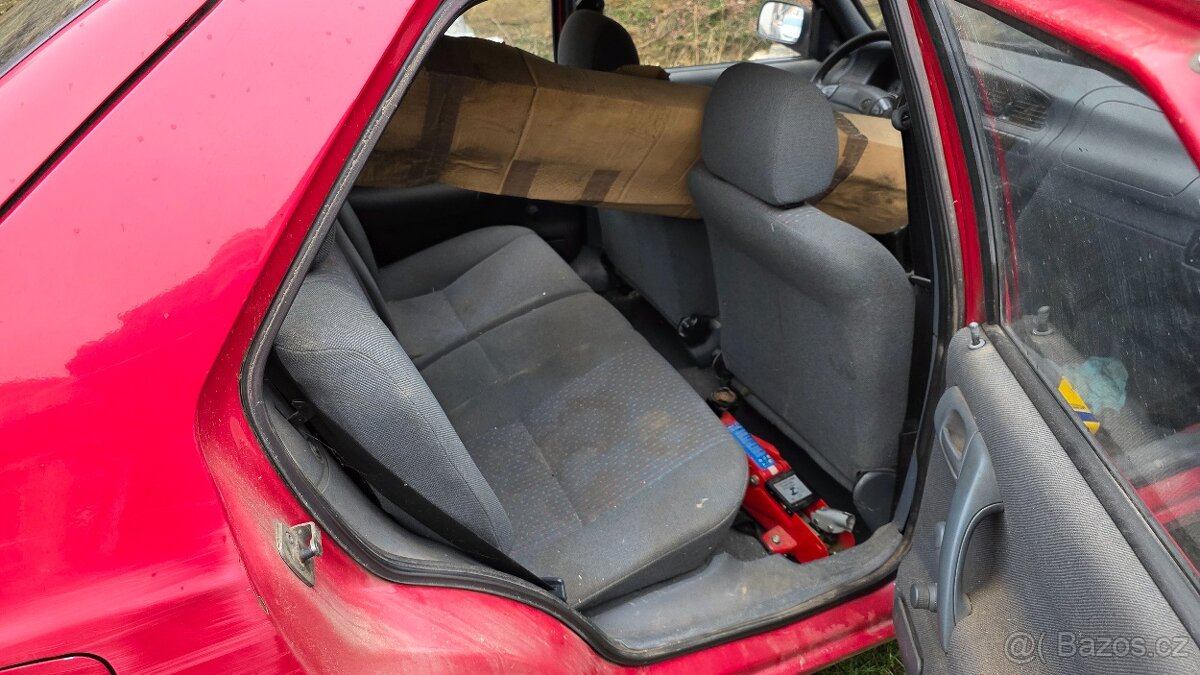 Prodám Škoda Felicie na díly - 8