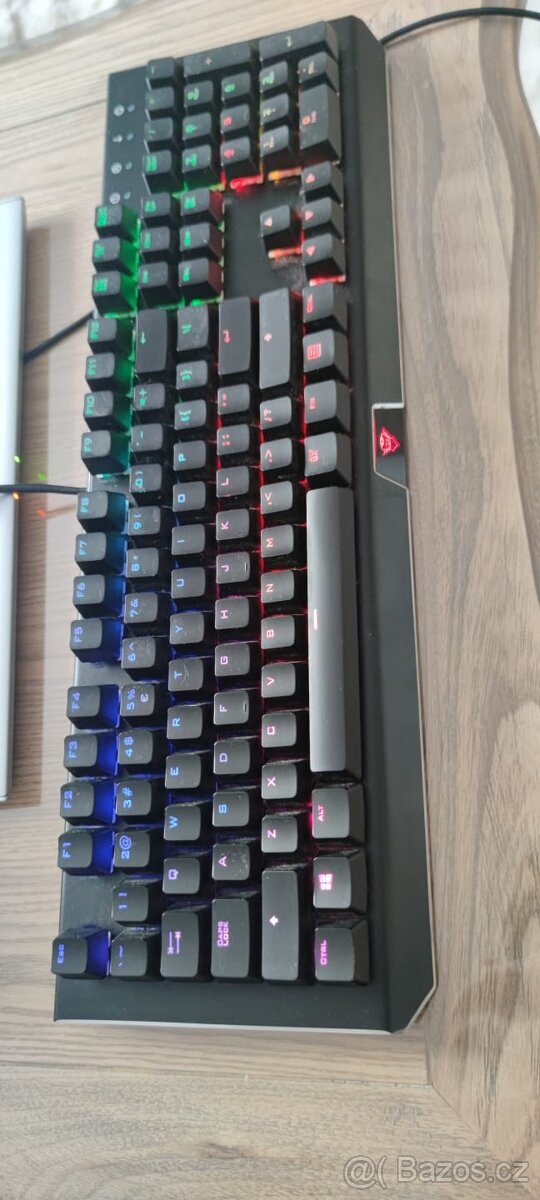 mechanická herní klávesnice Trust GXT 890 Cada. - 8