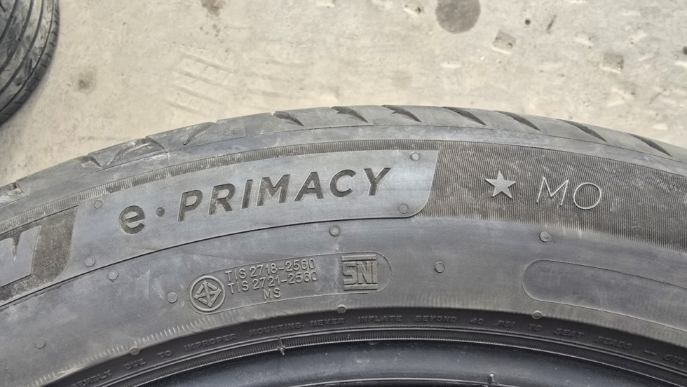 Letní pneu 245/45/19 Michelin - 8