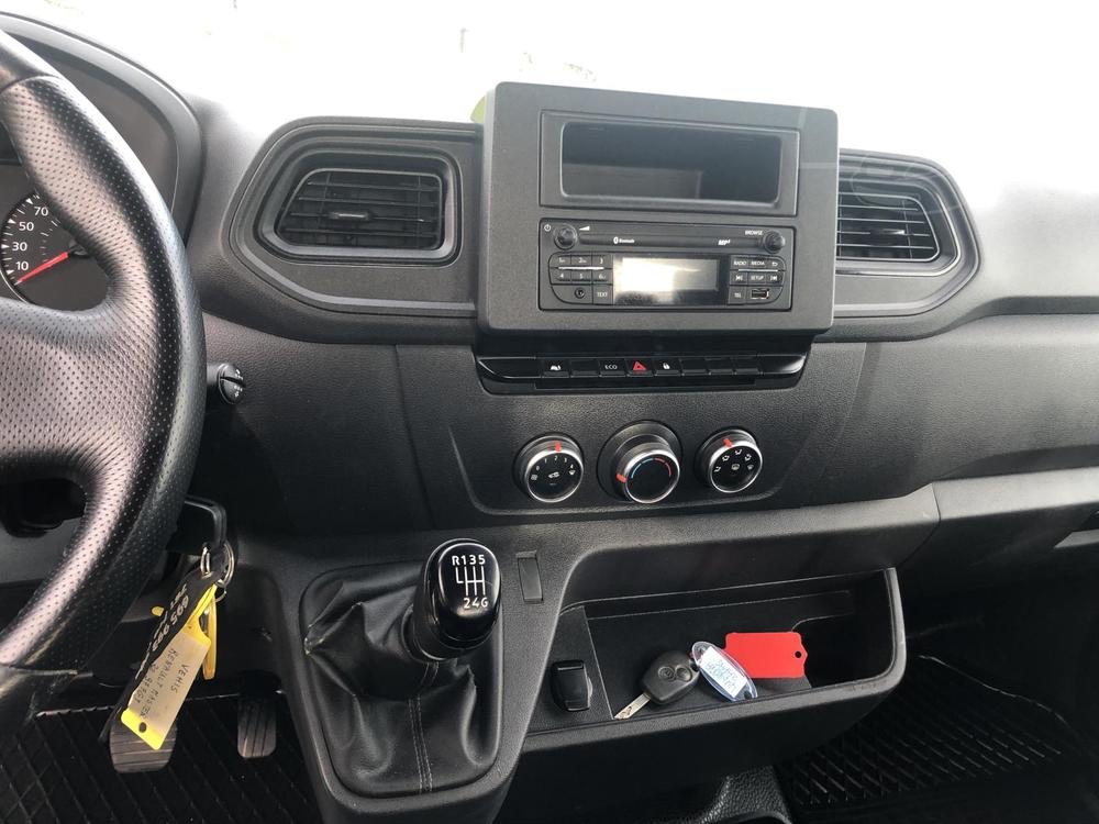 Renault Master 2.3TDi pouze 29000km 3.3m x 2m - 8