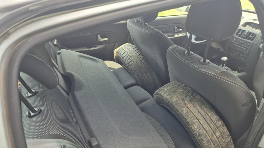Prodám Renault Clio1.2i 55kW - KLIMATIZACE - 8