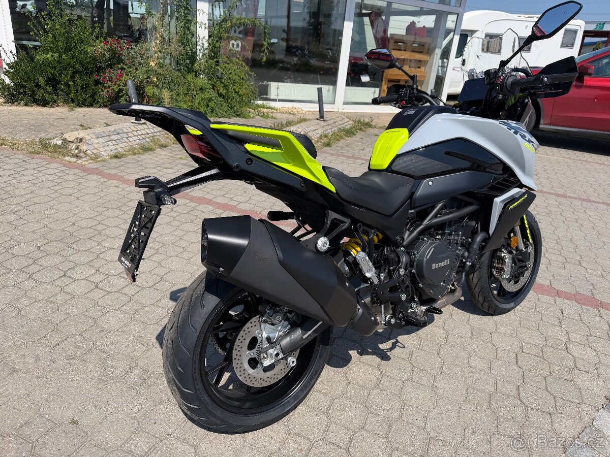 Benelli 902 Stradale - 8