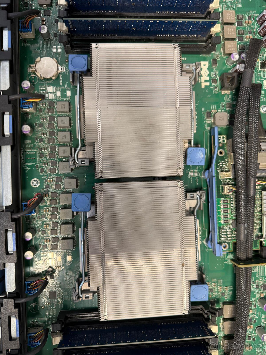Dell PowerEdge R610 – 2× Xeon 2,4, 12GB RAM, RAID, 2× PSU - 8