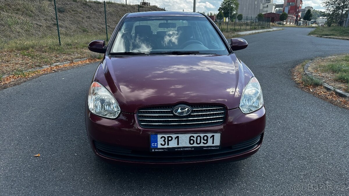 HYUNDAI ACCENT 1.4 - 8