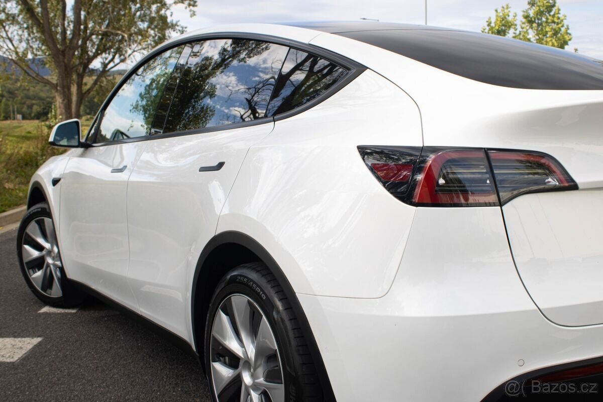 Tesla Model Y Dual Motor Long Range 378kw - odp. DPH - 8