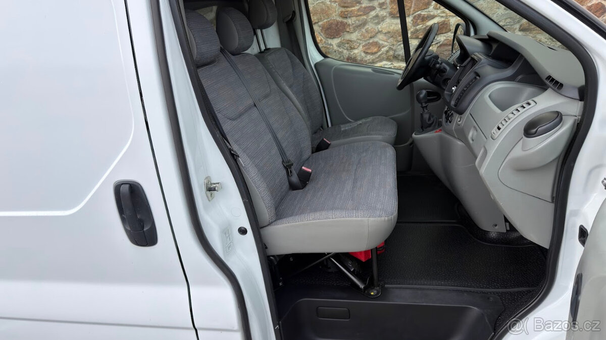 Renault Trafic 2.0 84kW rok 2012 - 8