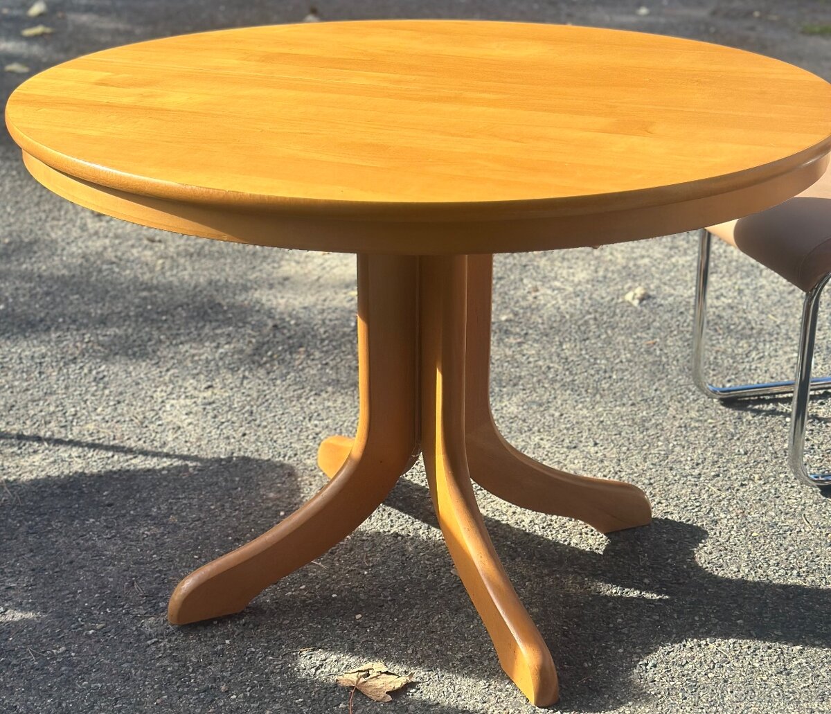 Jídelní stůl + 6 židle - 8