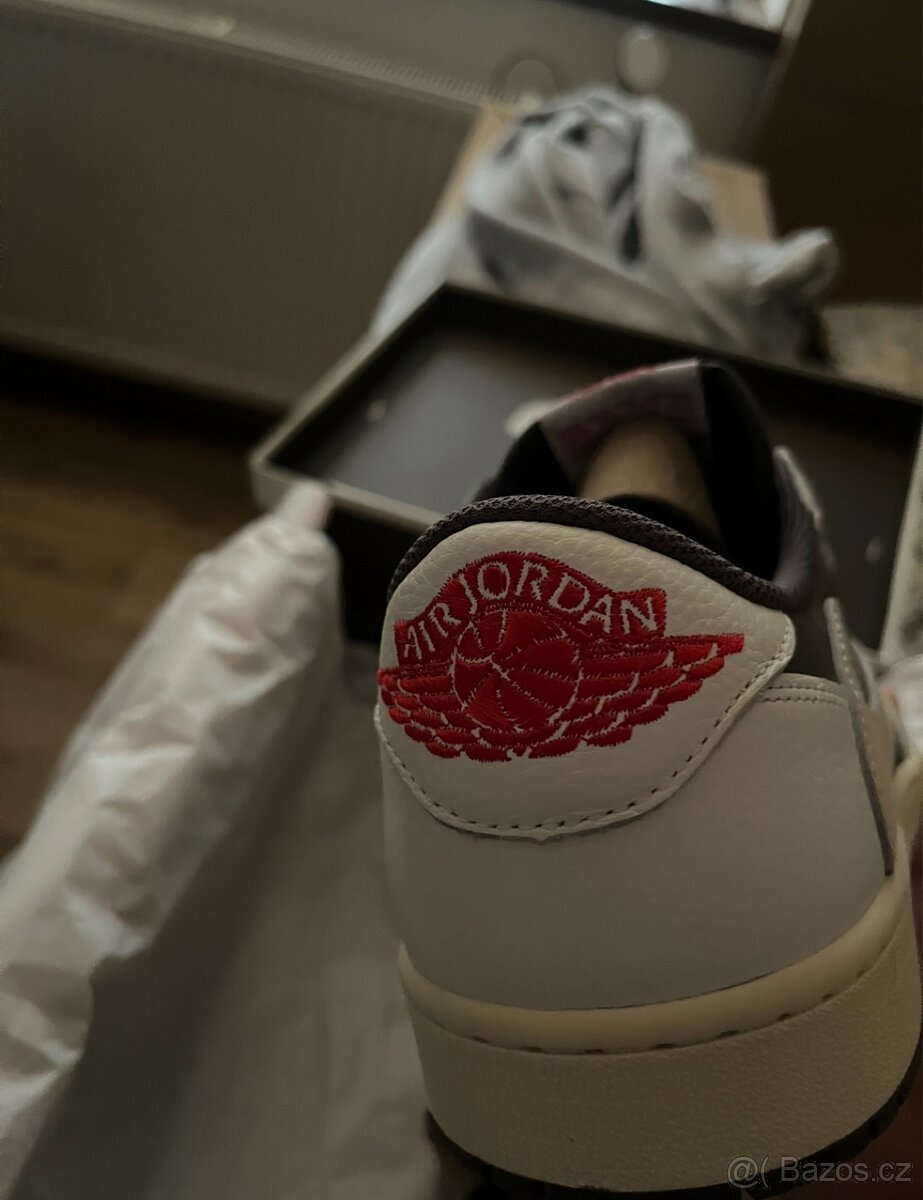 Air Jordan 1 Low Travis Scott Reverse Mocha - 8