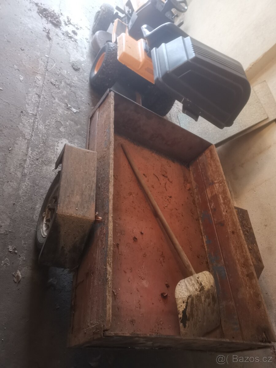 Prodám traktůrek na sekání s valníčkem - 8