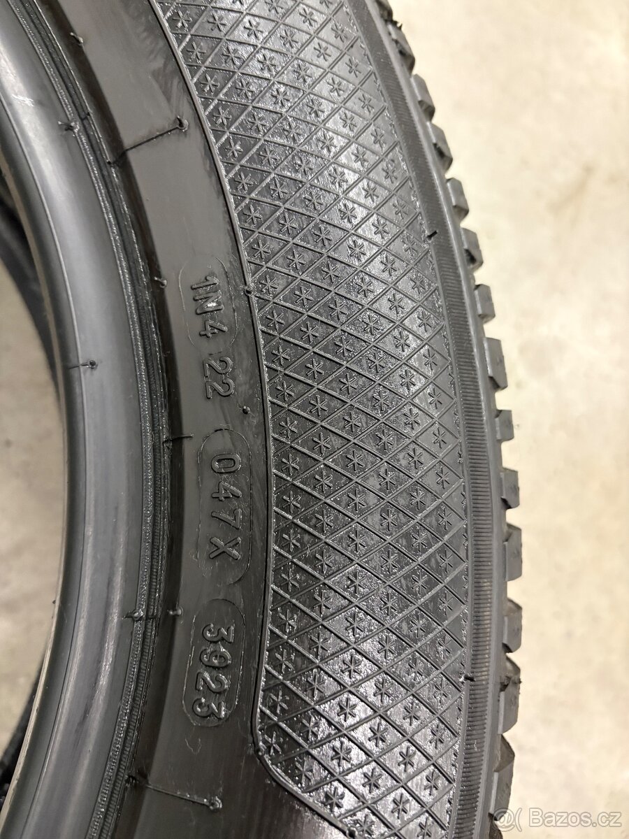 Zimní pneu 215/65 R17 - sada 4ks - 8