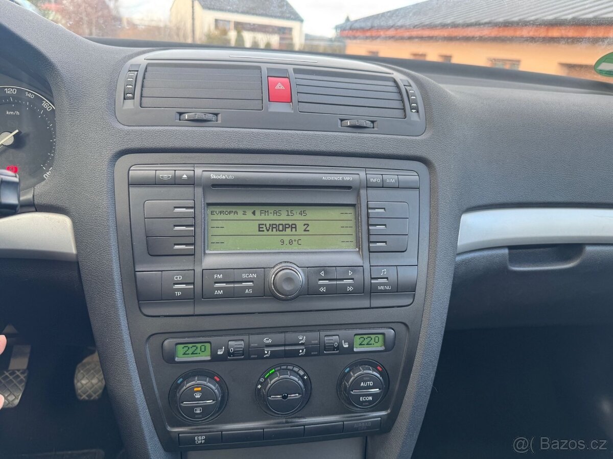Škoda Octavia II kombi 1.6 benzin - 8