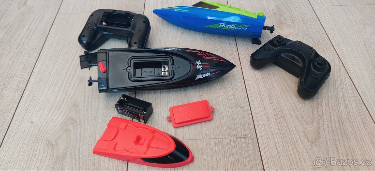 Motorový člun na dálkové ovládání - 2ks - 8