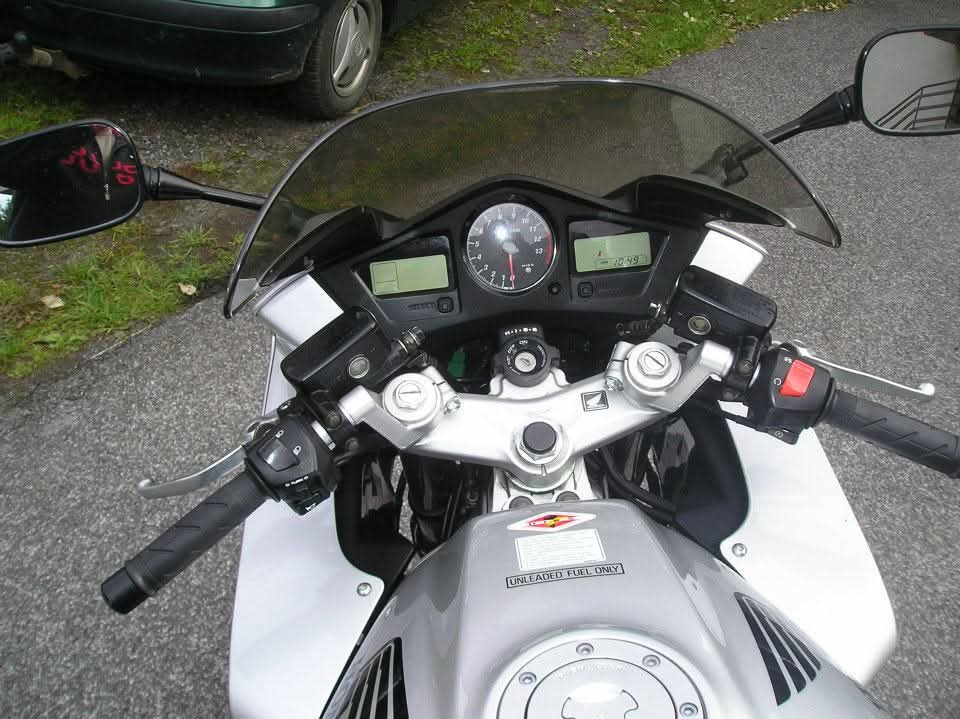 Honda VFR 800 VTEC RC46 - 8