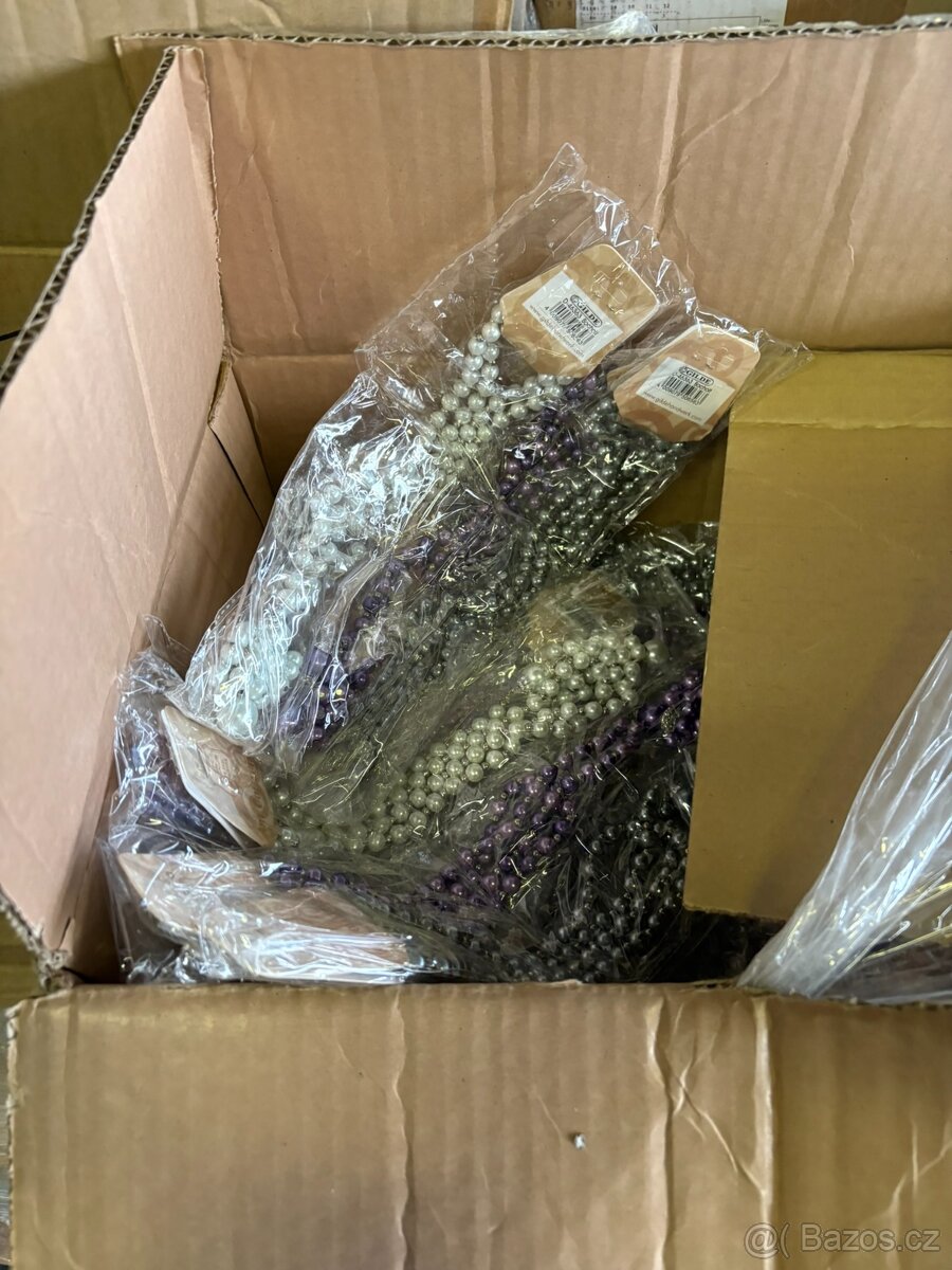 Levná bižuterie ve velkém množství - 8