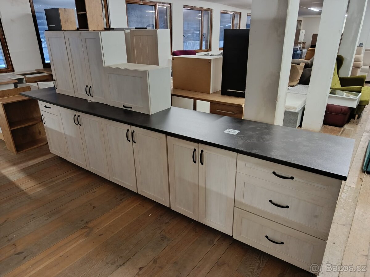 Výprodej kuchyňské sestavy 50% sleva - 8