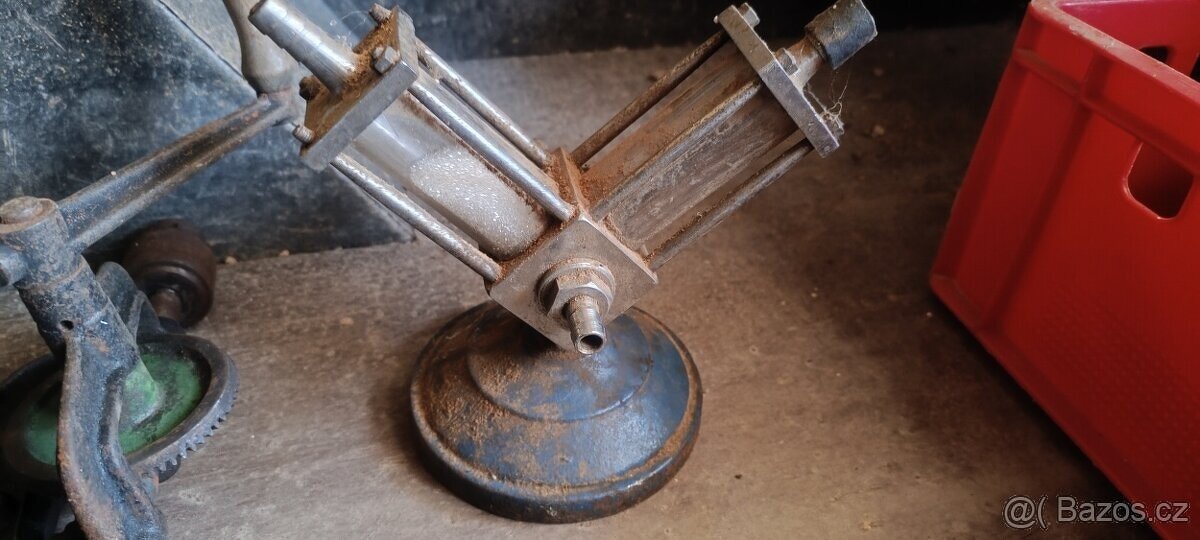 Staré nářadí, vrtačky a pod. - 8