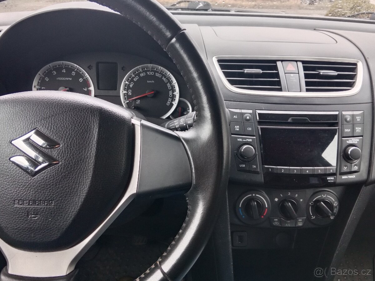 Suzuki Swift 1.2 VVTi 69 kW 4×4, 2011, benzín - 8