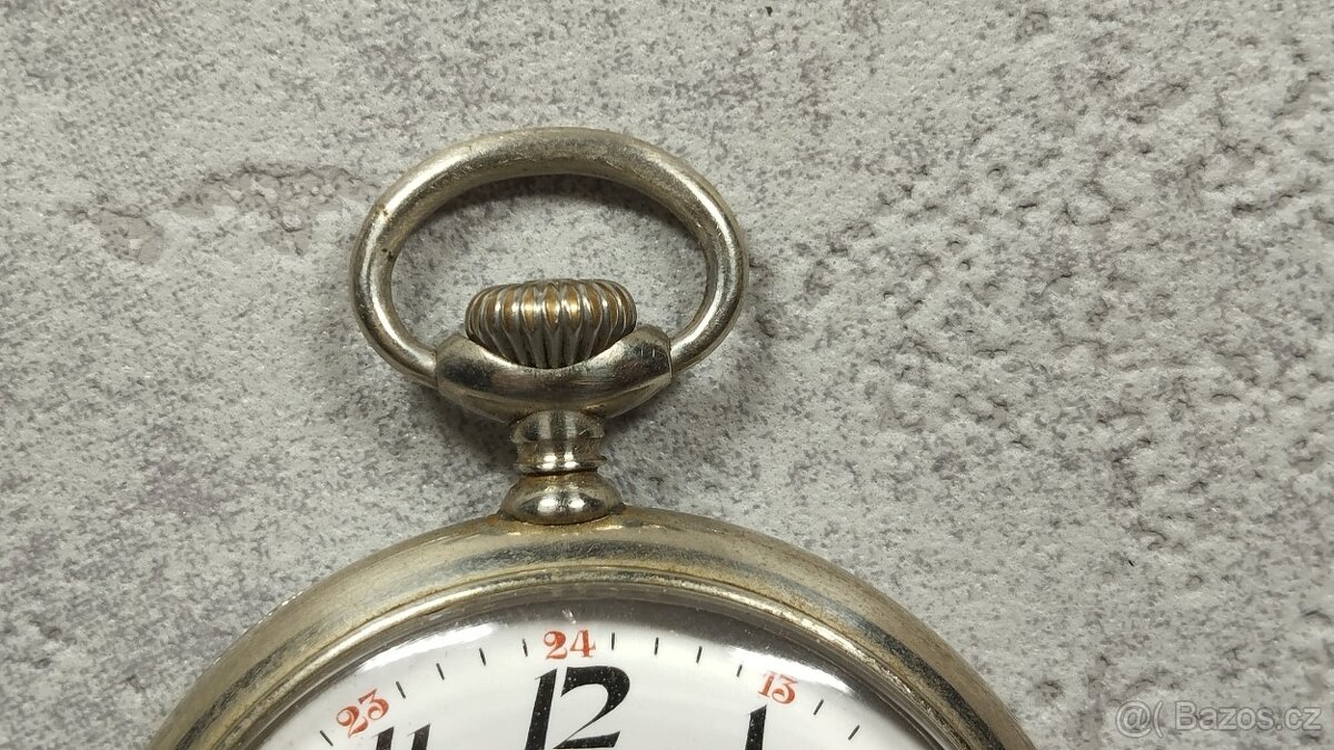 Starožitné pánské kapesní hodinky značené DOXA - 8