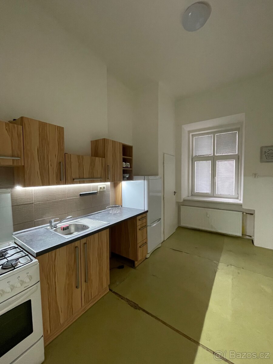 Byt k pronájmu 1+1 42 m2, ul.Krnovská - 8