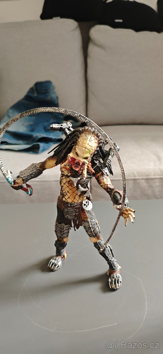 Predatoři Neca 1/10 + Hound+trůn - 8