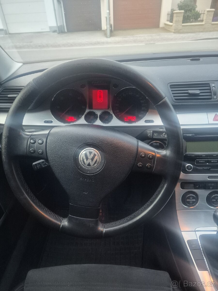 VW PASSAT B6 - 8