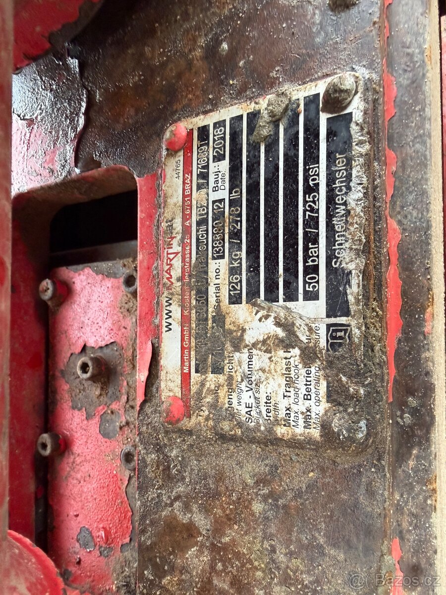 Minibagr Takeuchi TB240 - 8