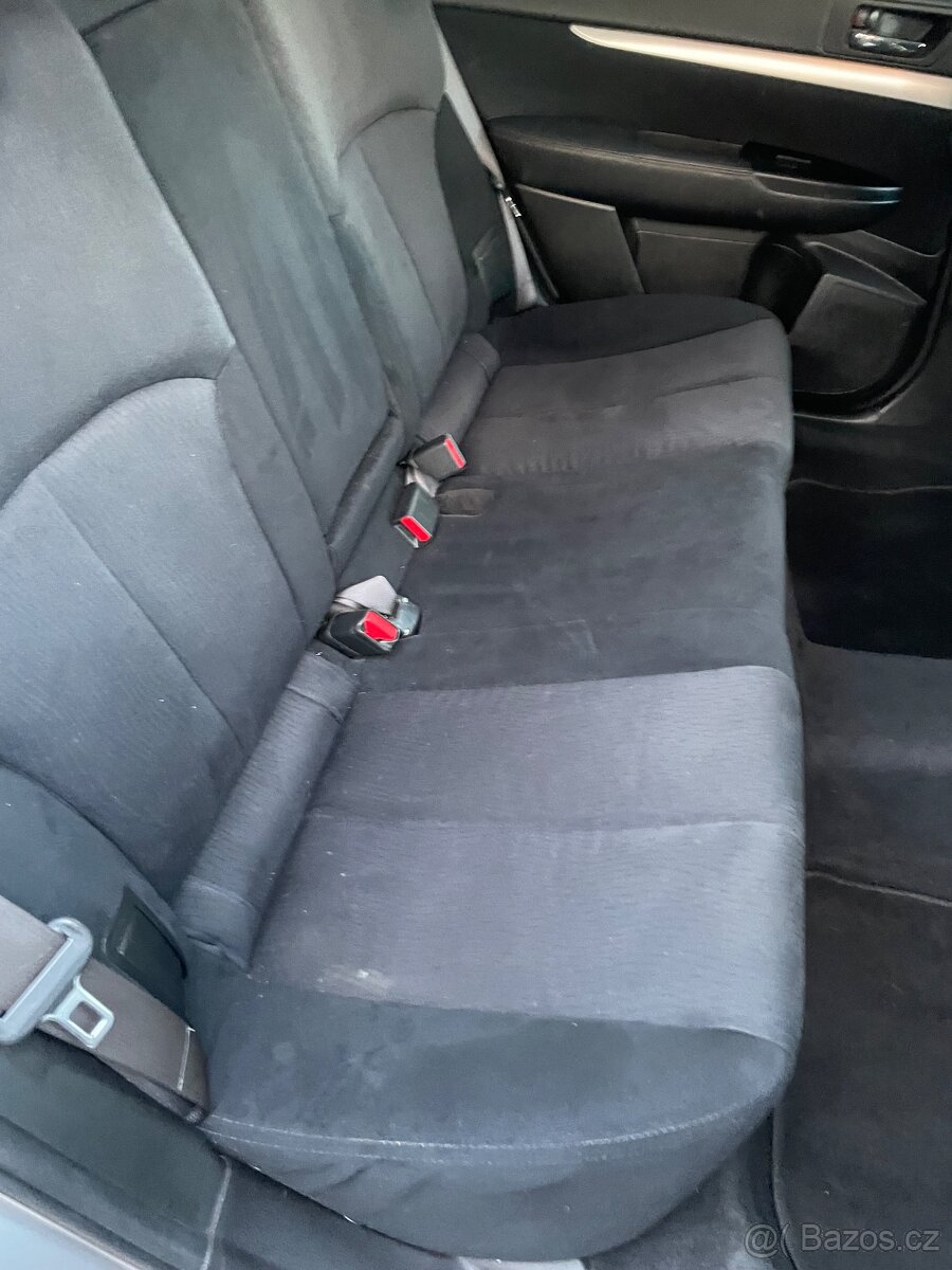 Subaru Outback 2010 - 8