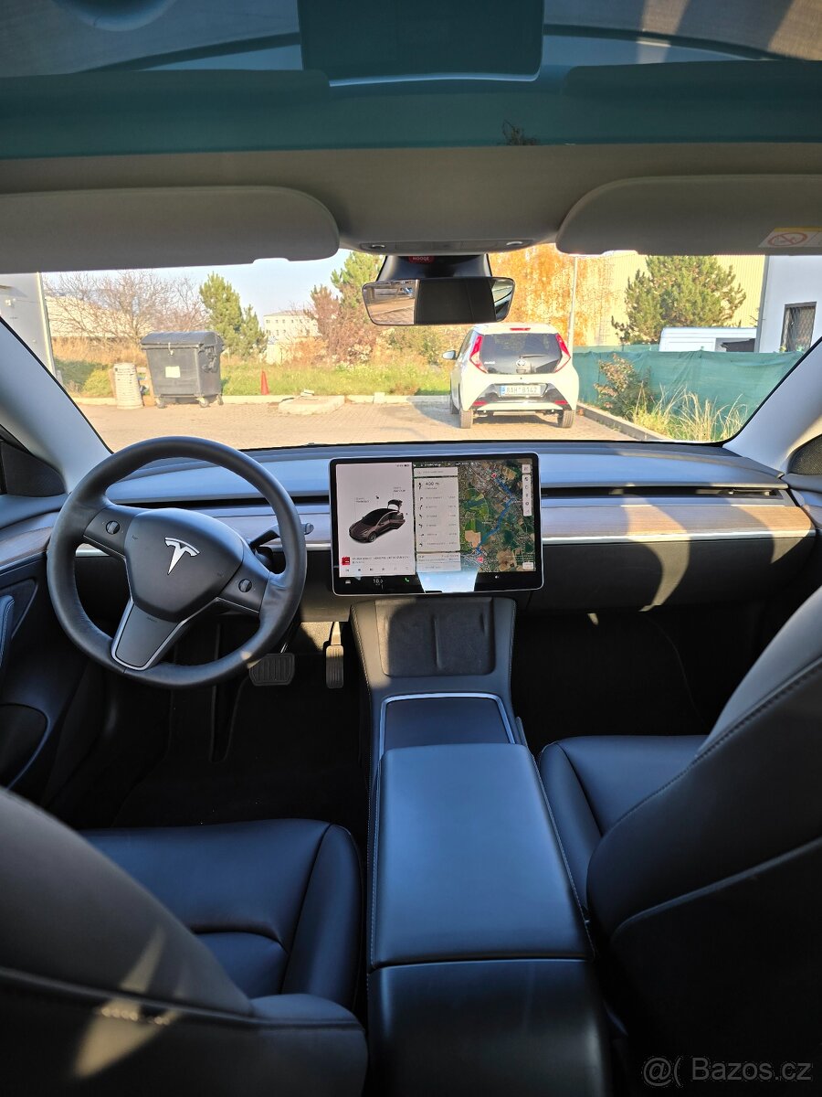 Tesla model 3 standart range plus - 8