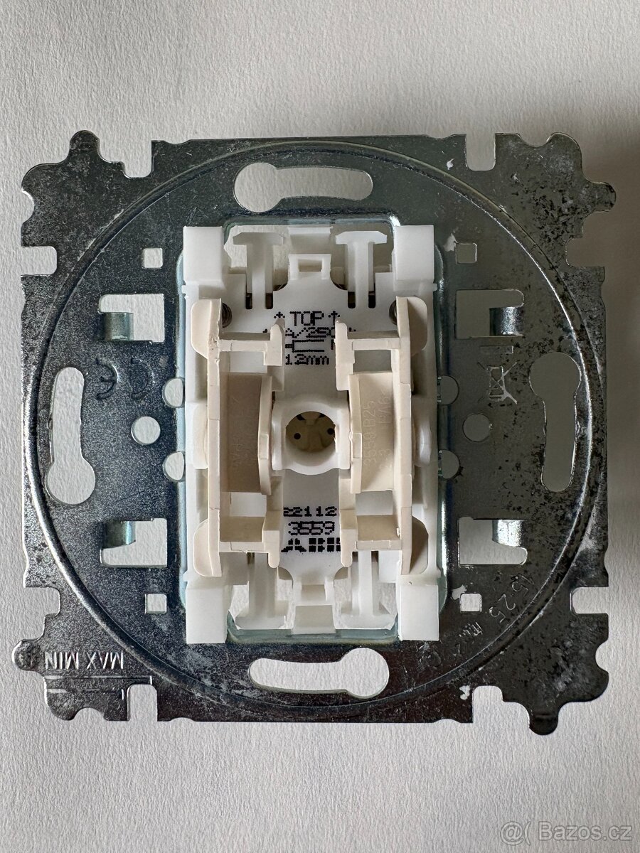 ABB levit, žaluziova tlačítka, vypínače, rámečeky - 8