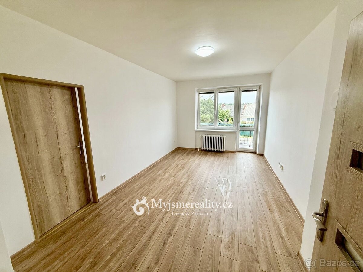 Pronájem bytu 3+1 s balkonem a sklepem, 67 m²,ul. Přímětická - 8