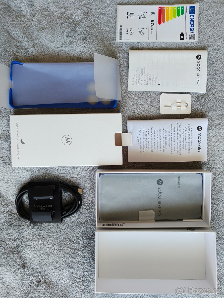 Motorola Edge 60 Pro 12 GB RAM 512 GB PANTONE Dazzling Blue - 8