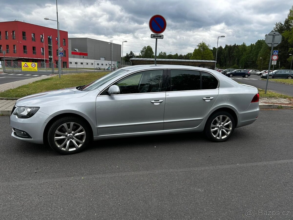 Škoda Superb 3.6 V6 4x4 DSG - 8