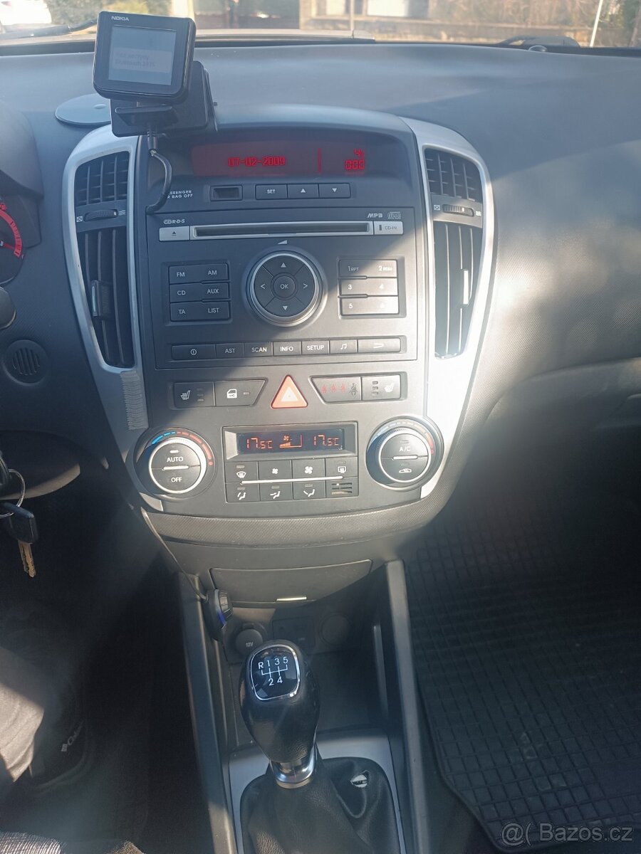 Kia Ceed 2010, 1.6 benzin - 8