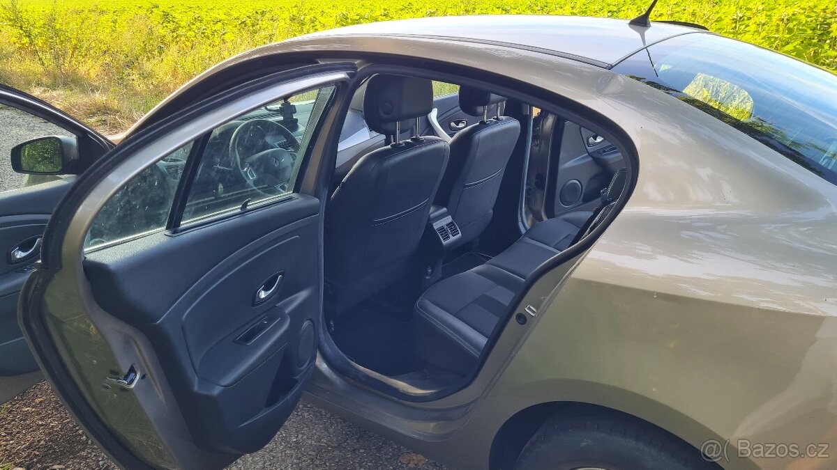 Renault Fluence 1.6 - 8