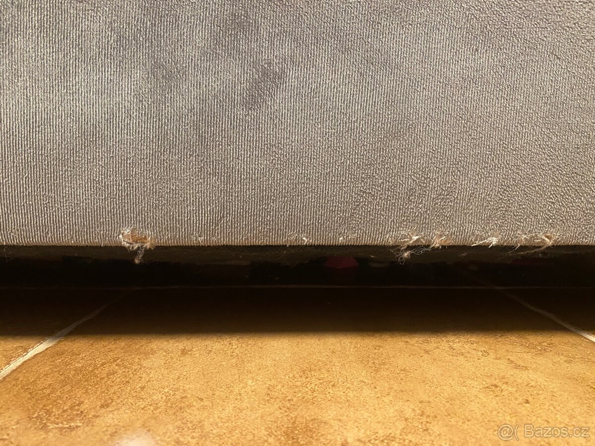 Šedý rozkládací gauč - 8