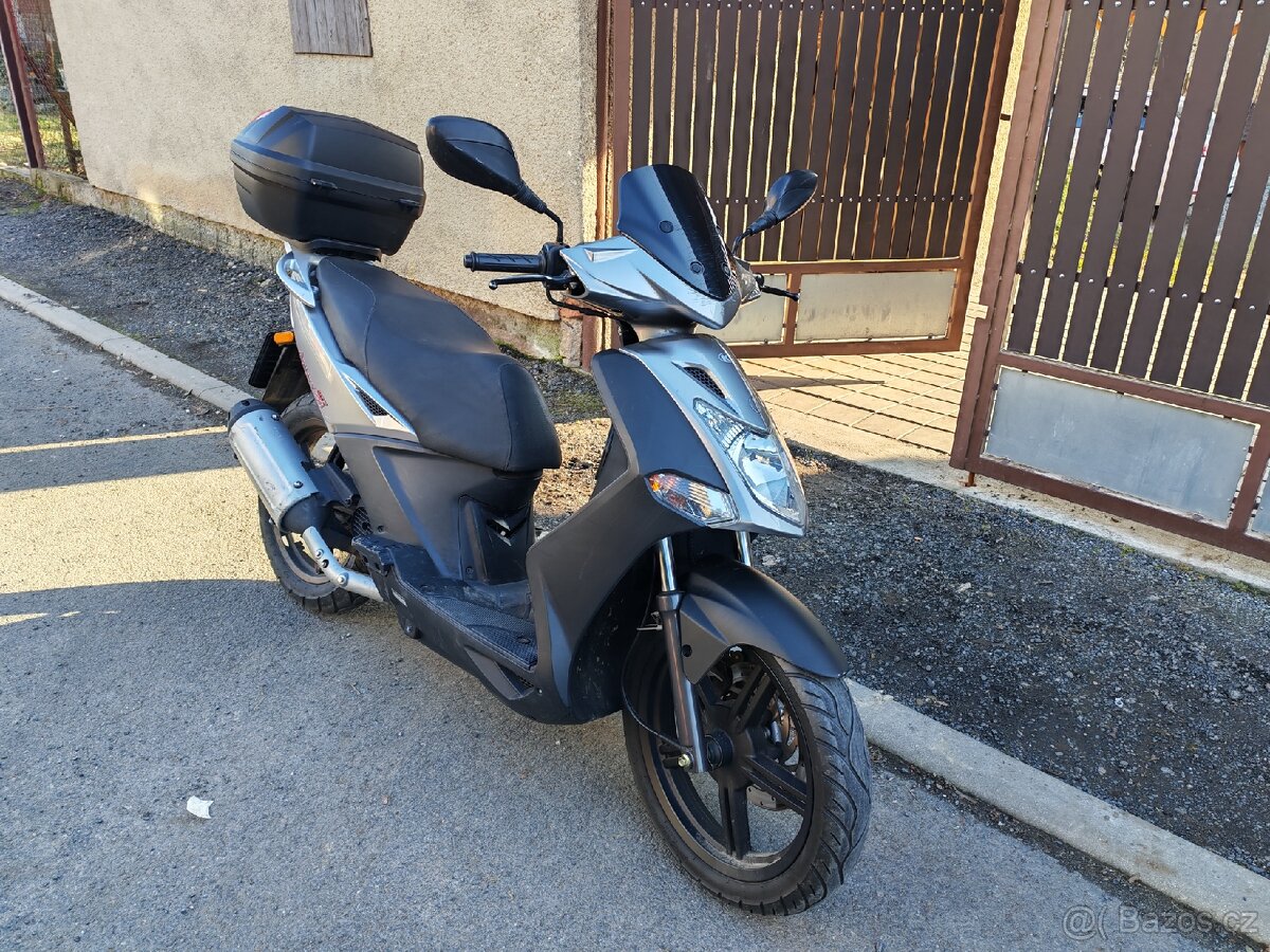 Kymco skútr - 8