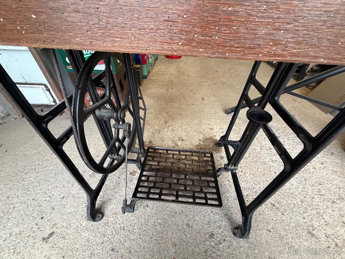 Šicí stroj Bynov - 8