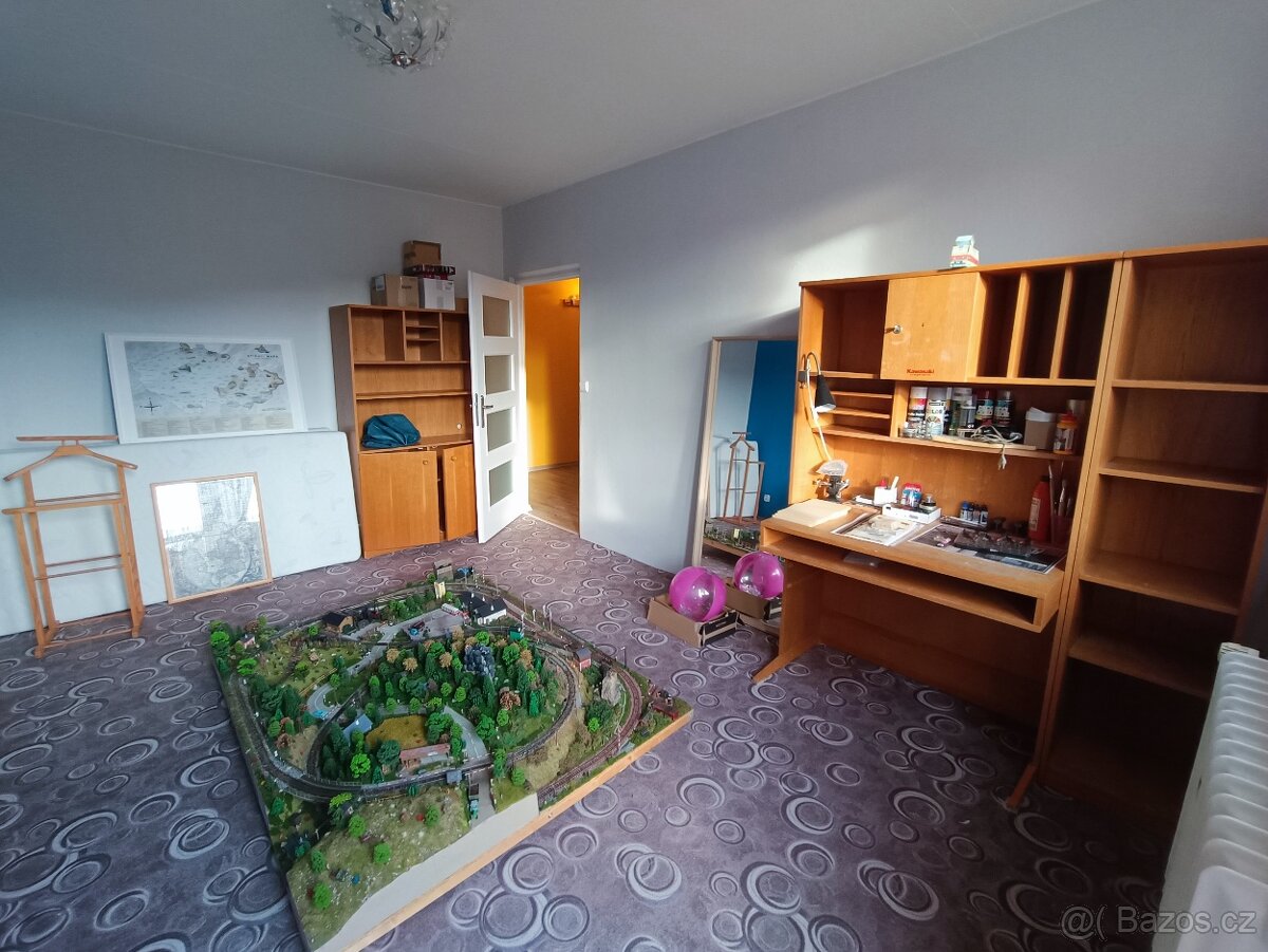 Byt 3+1, Adamov, 72 M2, dva balkony, sklepní kóje - 8