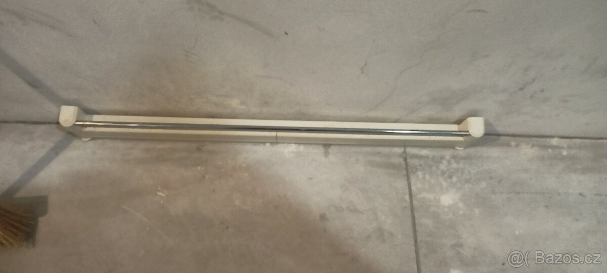 2x umyvadlo, závěsný sušák na prádlo - 8